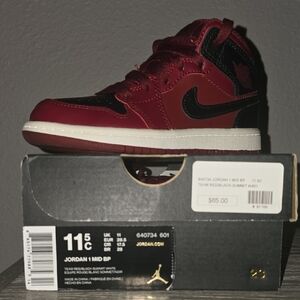 Jordan 1 Mid BP Team Red and Black Shoes